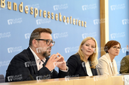 Bundespressekonferenz Veröffentlichung des Berichts 'Bildung in Deutschland 2024' in Berlin