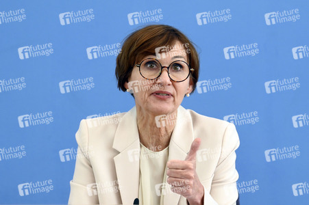 Bundespressekonferenz Veröffentlichung des Berichts 'Bildung in Deutschland 2024' in Berlin