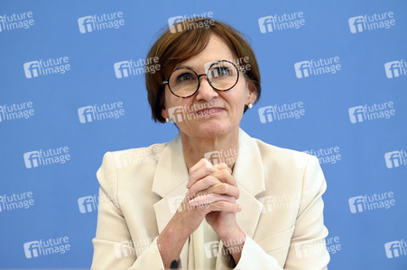Bundespressekonferenz Veröffentlichung des Berichts 'Bildung in Deutschland 2024' in Berlin