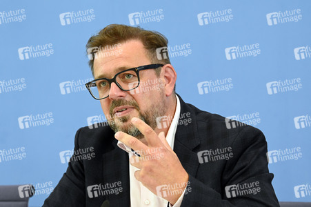 Bundespressekonferenz Veröffentlichung des Berichts 'Bildung in Deutschland 2024' in Berlin