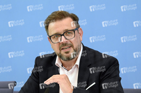 Bundespressekonferenz Veröffentlichung des Berichts 'Bildung in Deutschland 2024' in Berlin
