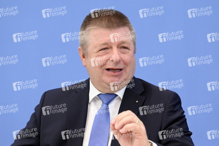 Bundespressekonferenz Vorstellung des Verfassungsschutzberichts 2023 in Berlin