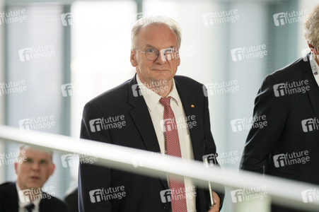 Besprechung von Bundeskanzler Scholz mit den Regierungschefinnen und Regierungschefs der Länder in Berlin
