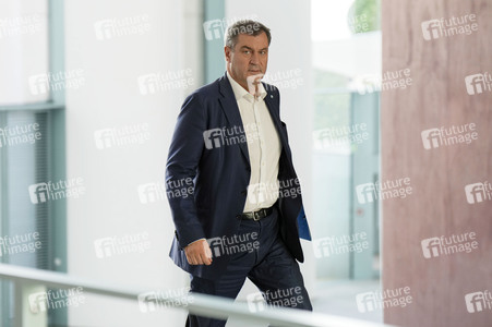 Besprechung von Bundeskanzler Scholz mit den Regierungschefinnen und Regierungschefs der Länder in Berlin