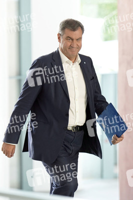 Besprechung von Bundeskanzler Scholz mit den Regierungschefinnen und Regierungschefs der Länder in Berlin