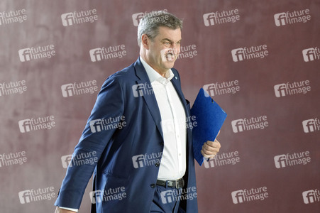 Besprechung von Bundeskanzler Scholz mit den Regierungschefinnen und Regierungschefs der Länder in Berlin