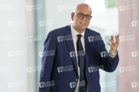 Besprechung von Bundeskanzler Scholz mit den Regierungschefinnen und Regierungschefs der Länder in Berlin