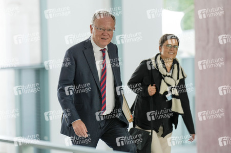 Besprechung von Bundeskanzler Scholz mit den Regierungschefinnen und Regierungschefs der Länder in Berlin