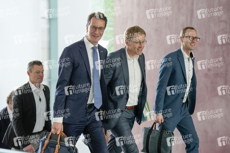 Besprechung von Bundeskanzler Scholz mit den Regierungschefinnen und Regierungschefs der Länder in Berlin