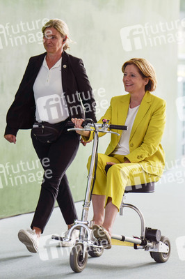 Besprechung von Bundeskanzler Scholz mit den Regierungschefinnen und Regierungschefs der Länder in Berlin