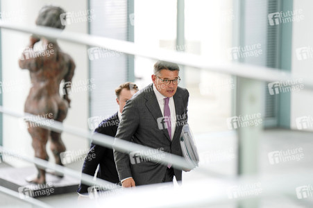 Besprechung von Bundeskanzler Scholz mit den Regierungschefinnen und Regierungschefs der Länder in Berlin