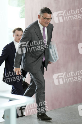 Besprechung von Bundeskanzler Scholz mit den Regierungschefinnen und Regierungschefs der Länder in Berlin