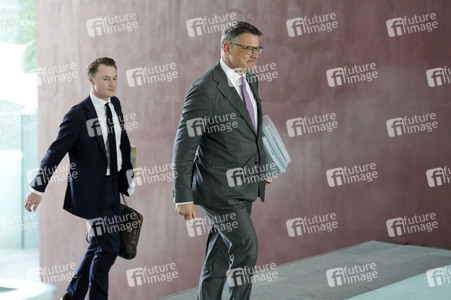 Besprechung von Bundeskanzler Scholz mit den Regierungschefinnen und Regierungschefs der Länder in Berlin
