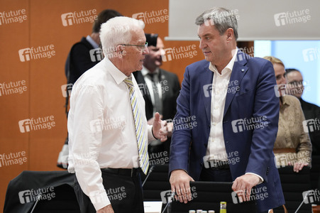 Besprechung von Bundeskanzler Scholz mit den Regierungschefinnen und Regierungschefs der Länder in Berlin