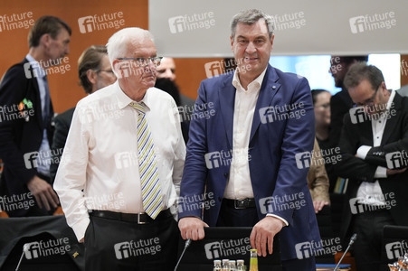 Besprechung von Bundeskanzler Scholz mit den Regierungschefinnen und Regierungschefs der Länder in Berlin