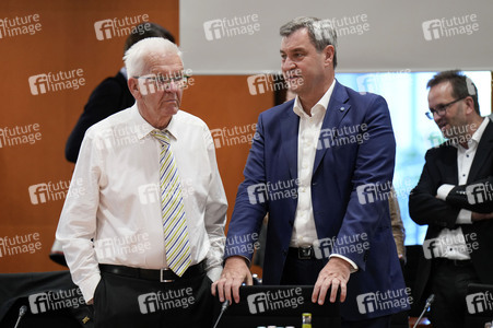 Besprechung von Bundeskanzler Scholz mit den Regierungschefinnen und Regierungschefs der Länder in Berlin