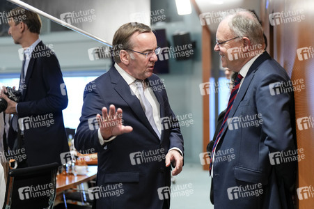 Besprechung von Bundeskanzler Scholz mit den Regierungschefinnen und Regierungschefs der Länder in Berlin