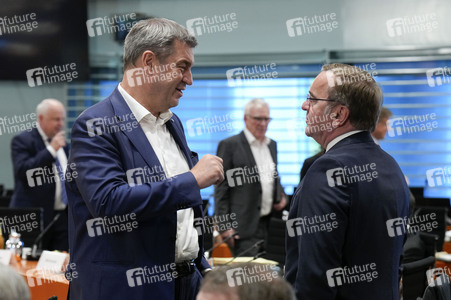 Besprechung von Bundeskanzler Scholz mit den Regierungschefinnen und Regierungschefs der Länder in Berlin