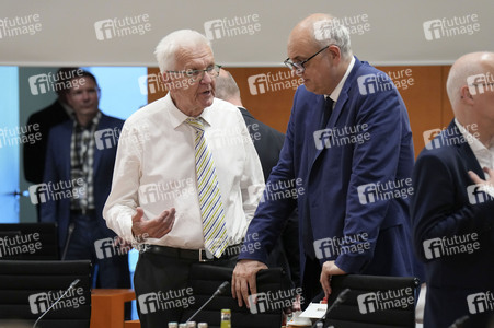Besprechung von Bundeskanzler Scholz mit den Regierungschefinnen und Regierungschefs der Länder in Berlin