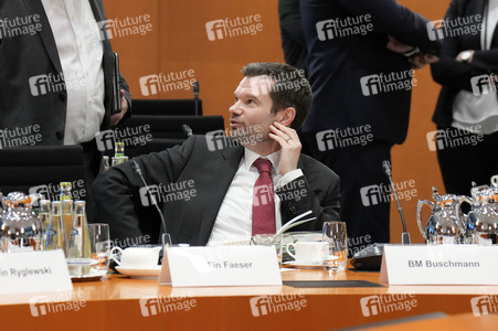Besprechung von Bundeskanzler Scholz mit den Regierungschefinnen und Regierungschefs der Länder in Berlin