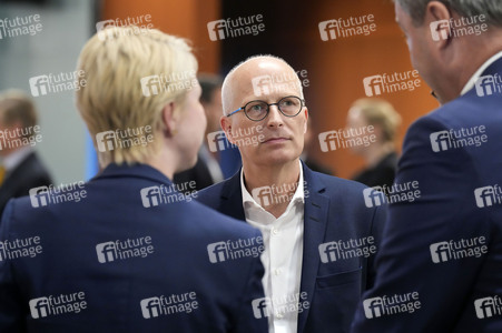 Besprechung von Bundeskanzler Scholz mit den Regierungschefinnen und Regierungschefs der Länder in Berlin