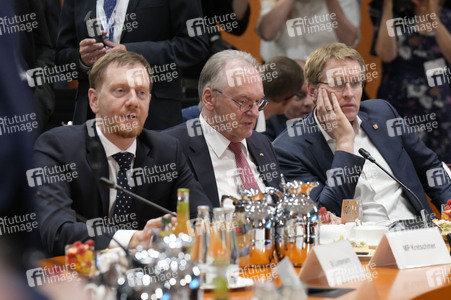 Besprechung von Bundeskanzler Scholz mit den Regierungschefinnen und Regierungschefs der Länder in Berlin