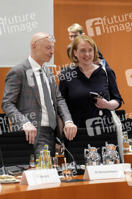 Besprechung von Bundeskanzler Scholz mit den Regierungschefinnen und Regierungschefs der Länder in Berlin