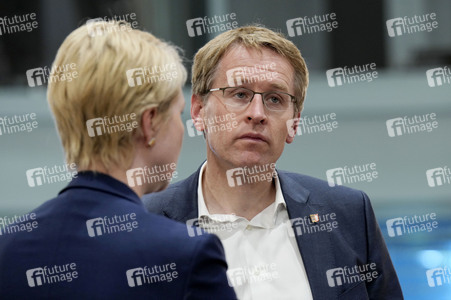 Besprechung von Bundeskanzler Scholz mit den Regierungschefinnen und Regierungschefs der Länder in Berlin