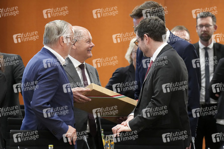 Besprechung von Bundeskanzler Scholz mit den Regierungschefinnen und Regierungschefs der Länder in Berlin