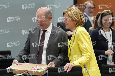 Besprechung von Bundeskanzler Scholz mit den Regierungschefinnen und Regierungschefs der Länder in Berlin