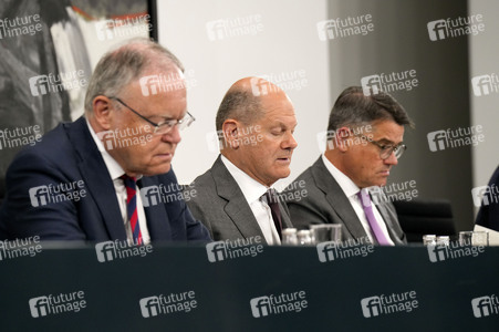 Pressekonferenz im Anschluss an die Beratungen mit den Regierungschefinnen und Regierungschefs der Länder in Berlin