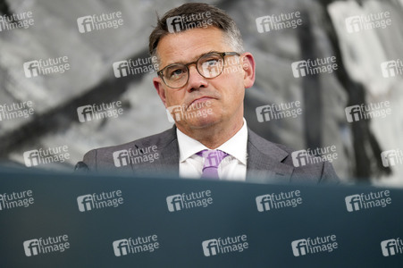 Pressekonferenz im Anschluss an die Beratungen mit den Regierungschefinnen und Regierungschefs der Länder in Berlin