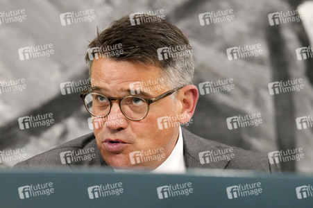 Pressekonferenz im Anschluss an die Beratungen mit den Regierungschefinnen und Regierungschefs der Länder in Berlin