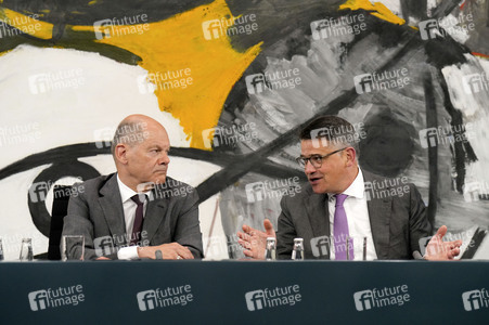 Pressekonferenz im Anschluss an die Beratungen mit den Regierungschefinnen und Regierungschefs der Länder in Berlin