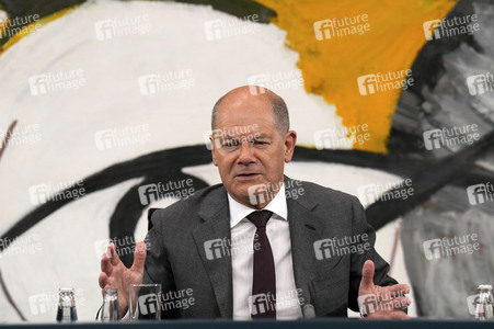 Pressekonferenz im Anschluss an die Beratungen mit den Regierungschefinnen und Regierungschefs der Länder in Berlin
