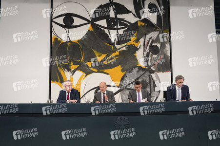 Pressekonferenz im Anschluss an die Beratungen mit den Regierungschefinnen und Regierungschefs der Länder in Berlin