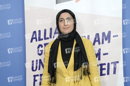 Pressekonferenz von CLAIM in Berlin