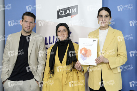 Pressekonferenz von CLAIM in Berlin