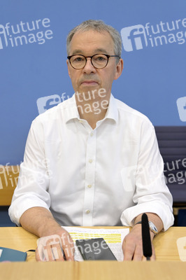 Bundespressekonferenz Neue Verfassungsbeschwerden gegen das Bundesklimaschutzgesetz in Berlin