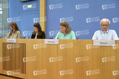 Bundespressekonferenz Neue Verfassungsbeschwerden gegen das Bundesklimaschutzgesetz in Berlin