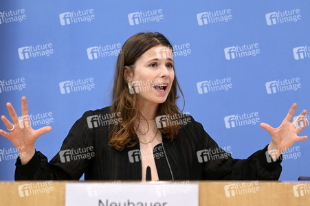 Bundespressekonferenz Neue Verfassungsbeschwerden gegen das Bundesklimaschutzgesetz in Berlin