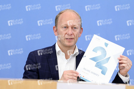 Bundespressekonferenz Israel Survey 2024 in Berlin