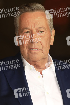 Roland Kaiser beim Eintrag ins Goldene Buch der Stadt Erfurt