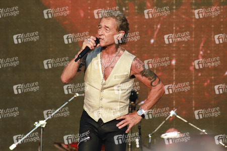 Konzert von Peter Maffay mit Band und Gästen in München