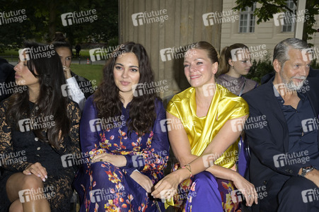 Marc Cain Fashion Show auf der Berlin Fashion Week S/S 2025 in Potsdam