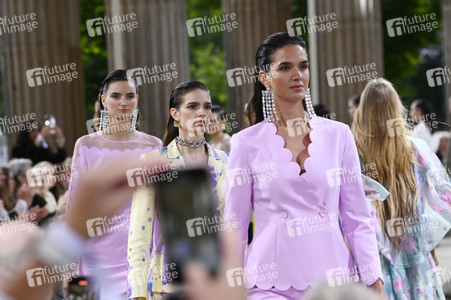 Marc Cain Fashion Show auf der Berlin Fashion Week S/S 2025 in Potsdam