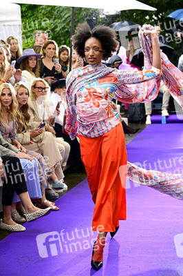 Anja Gockel Fashion Show auf der Berlin Fashion Week S/S 2025 in Berlin