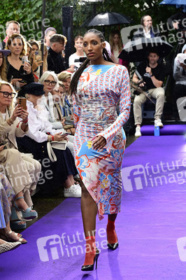 Anja Gockel Fashion Show auf der Berlin Fashion Week S/S 2025 in Berlin