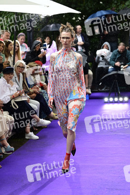 Anja Gockel Fashion Show auf der Berlin Fashion Week S/S 2025 in Berlin