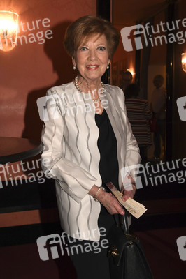 Theaterpremiere 'Monsieur Pierre geht online' in München